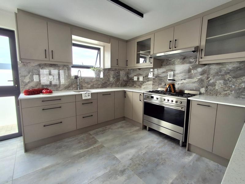 3 Bedroom Property for Sale in Britannia Bay Western Cape